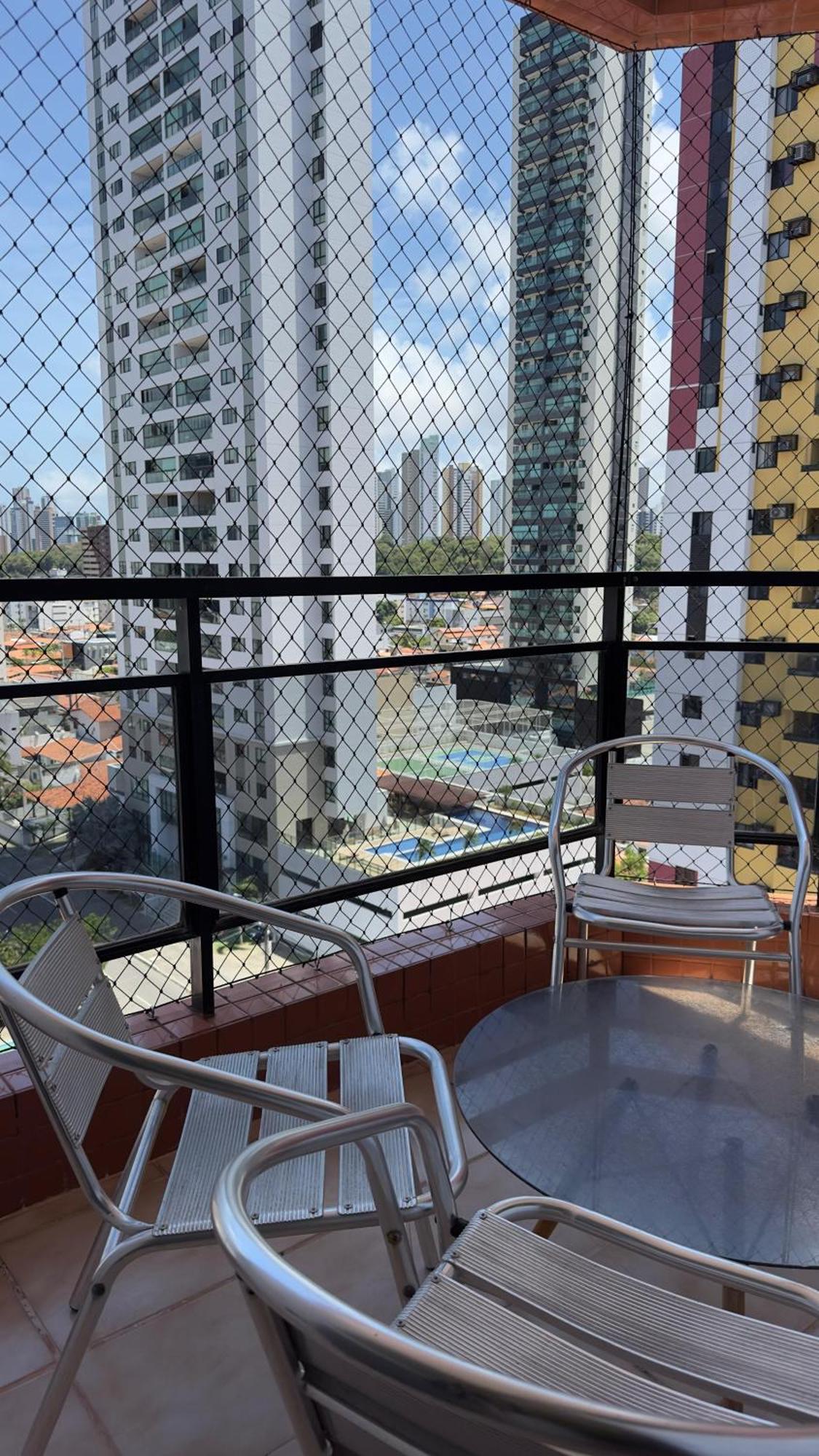 Em Manaira E Proximo A Apartamento